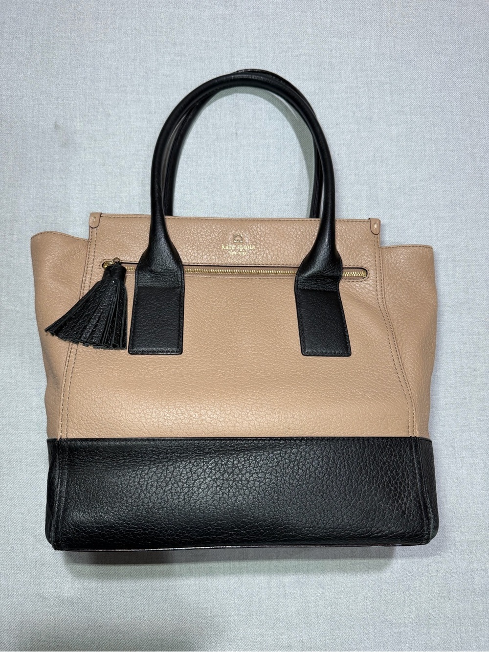 EUC Kate Spade Southport Leather Beige/Black Satchel Tote with Tassel